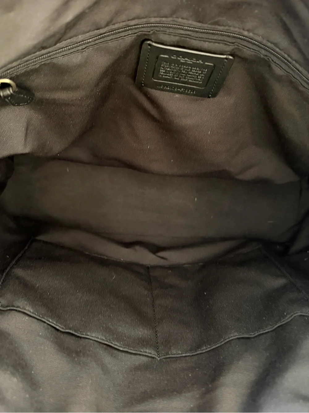 Coach Gallery Tote In Crossgrain Leather Black Zip Shoulder Bag F79608